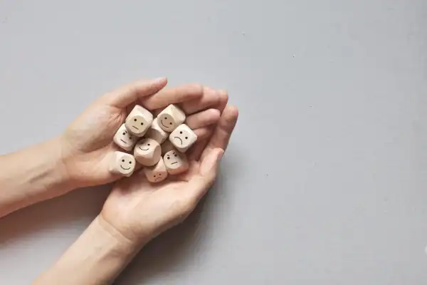 Spiritual Bypassing beschreibt die Tendenz, spirituelle Erklärungen zu nutzen, um komplexe psychische Probleme und schwierige Emotionen spirituell zu umgehen.